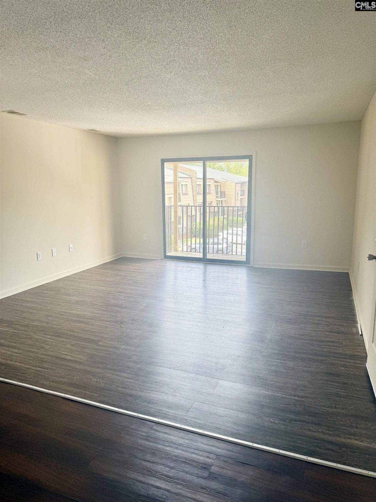522 Menlo Drive  Photo 4