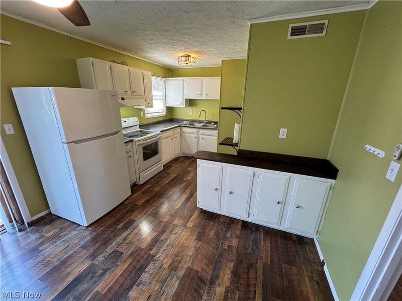 507 W Vine Street, Martins Ferry, OH 43935 Photo 11
