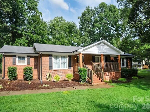 602 Holly Circle , Mount Holly, NC 28120