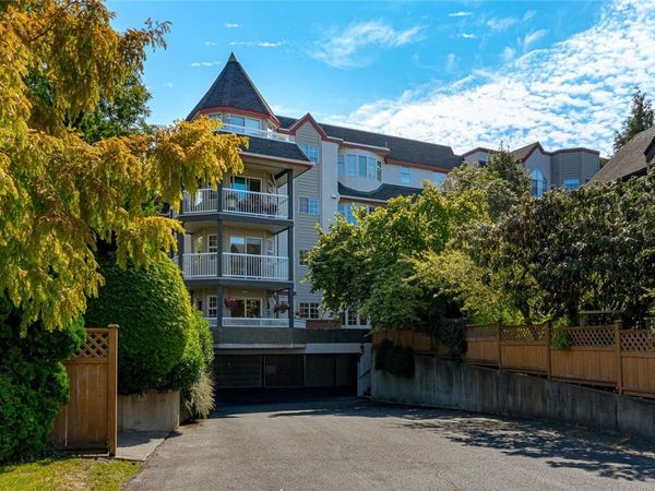 1220 Fort St , Unit #101, Victoria, BC V8V 3L2