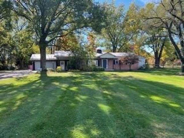 3206 Columbus Road , Centerburg, OH 43011