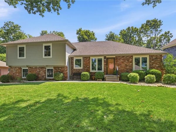 12625 Overbrook Road, Leawood, KS 66209