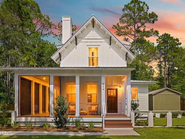 264 Bayou Circle , Freeport, FL 32439