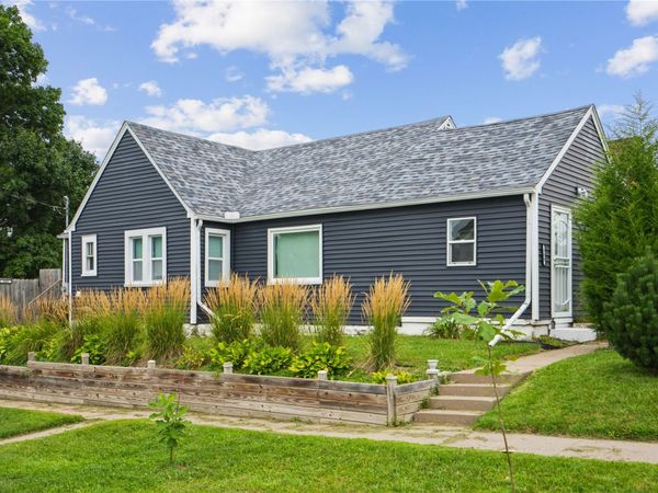 908 8th Ave , Marion, IA 52302