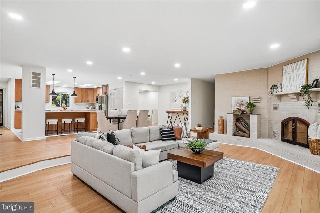 6300 HICKORY BND, CLINTON, MD 20735