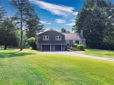 105 E Lake Street, Skaneateles, NY 13152