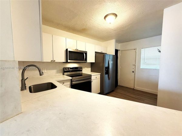 1770 NE 191st St , Unit 204-1, Miami, FL 33179
