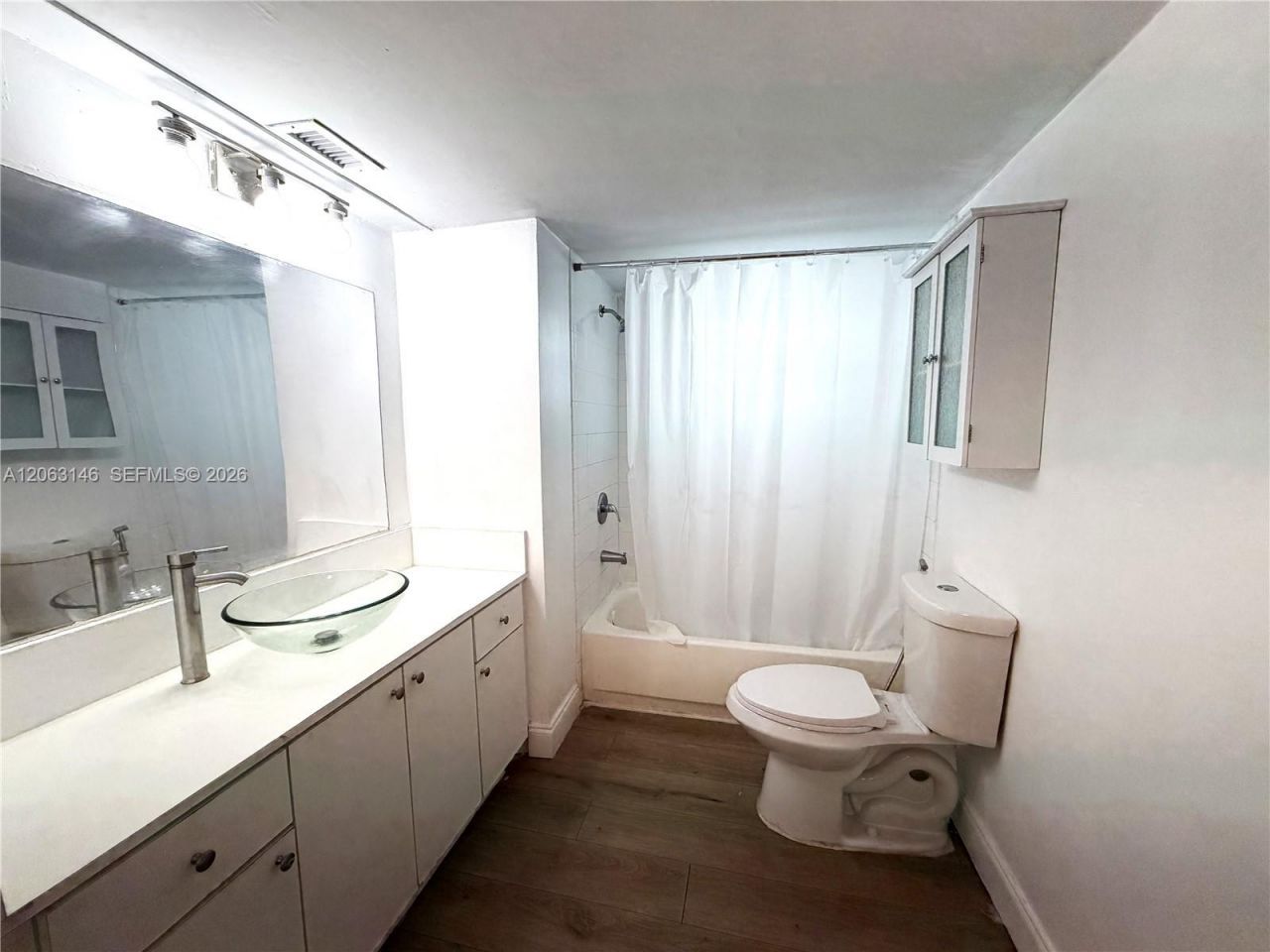 1770 NE 191st St , Unit 204-1, Miami, FL 33179 Photo