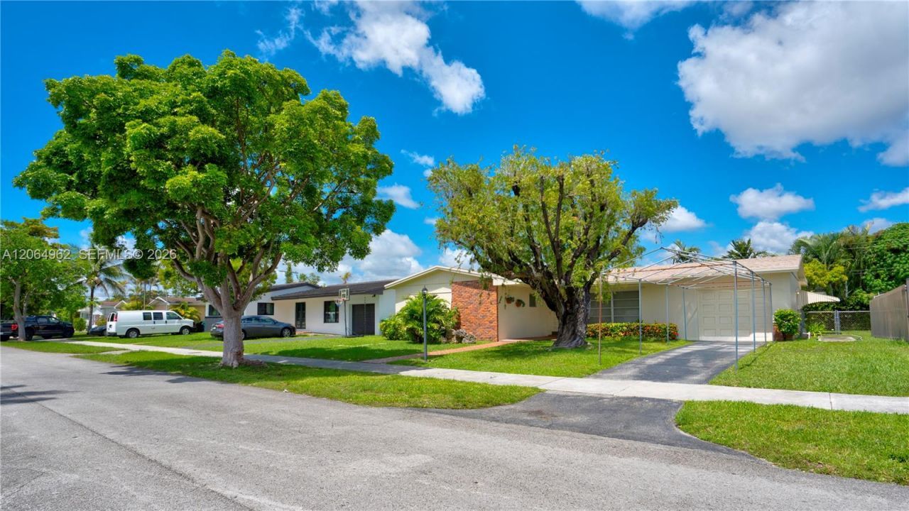 1730 SW 97th Pl , Miami, FL 33165 Photo