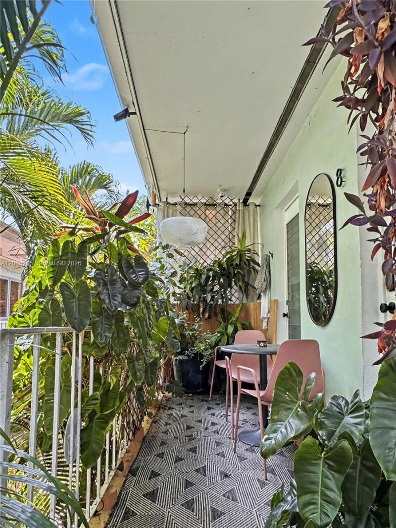 1127 Meridian Ave, Unit 8-1127, Miami Beach, FL 33139 Photo