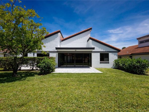 1543 SW 1st Ave, Boca Raton, FL 33432