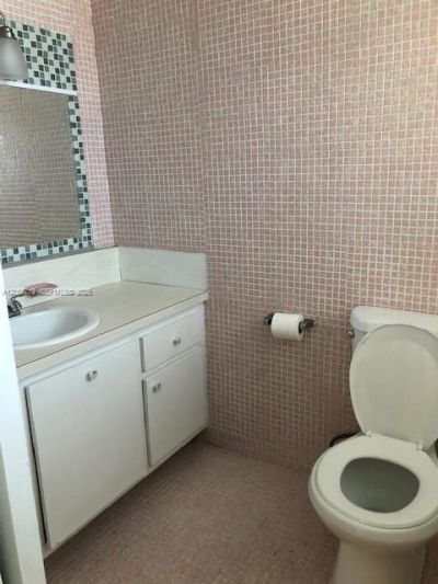 1530 NE 191st St , Unit 240, Miami, FL 33179 Photo