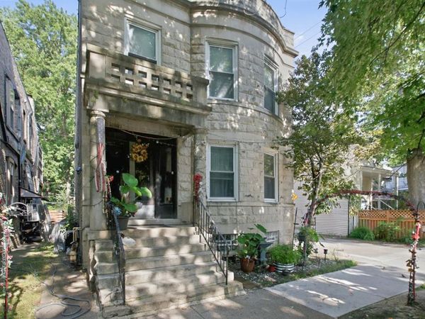 7065 N Wolcott Avenue , Chicago, IL 60626