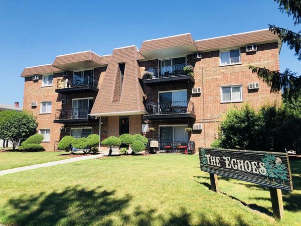 10S472 Echo Lane , Unit 12, Willowbrook, IL 60527