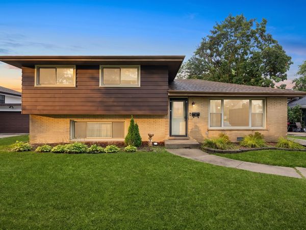 16728 Cottage Grove Avenue , South Holland, IL 60473