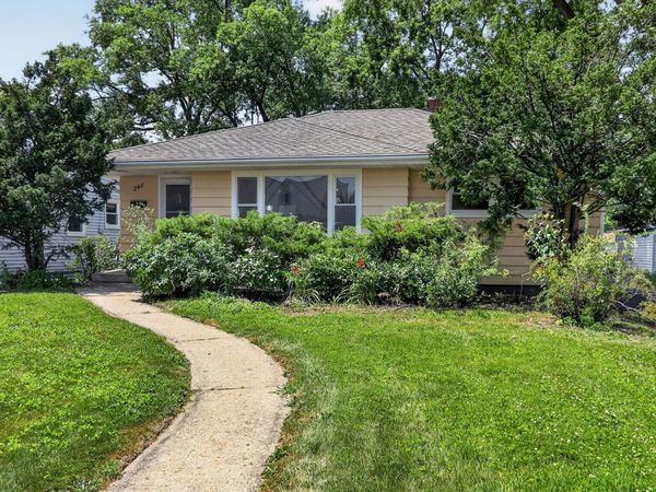 248 N Princeton Avenue , Villa Park, IL 60181