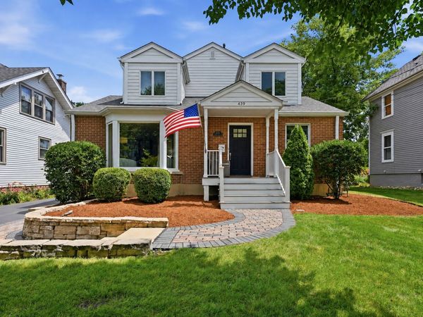 439 North Avenue , Barrington, IL 60010