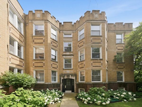 2583 W Montrose Avenue , Unit 1, Chicago, IL 60618