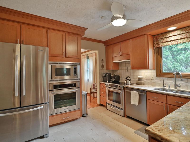 5200 Buckeye Grove, Columbus, OH 43214 Photo 10