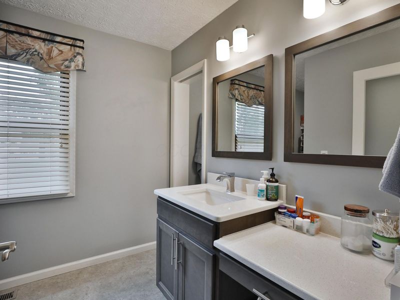 5200 Buckeye Grove, Columbus, OH 43214 Photo 28