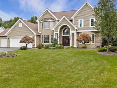 64 Wakecliffe Drive, Rochester, NY 14616