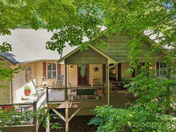 25 Arnie Drive, Etowah, NC 28729