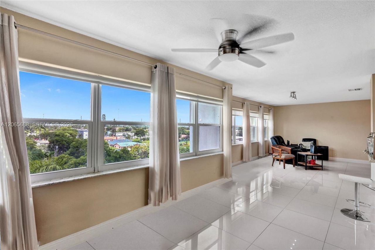 215 SE 3rd Ave, Unit 501C, Hallandale Beach, FL 33009 Photo