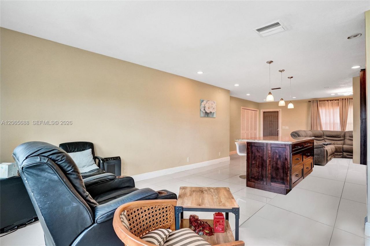 215 SE 3rd Ave, Unit 501C, Hallandale Beach, FL 33009 Photo