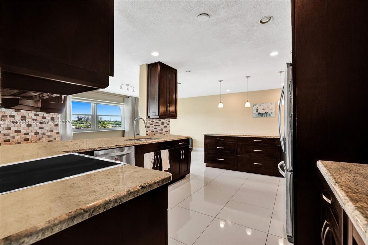 215 SE 3rd Ave, Unit 501C, Hallandale Beach, FL 33009 Photo