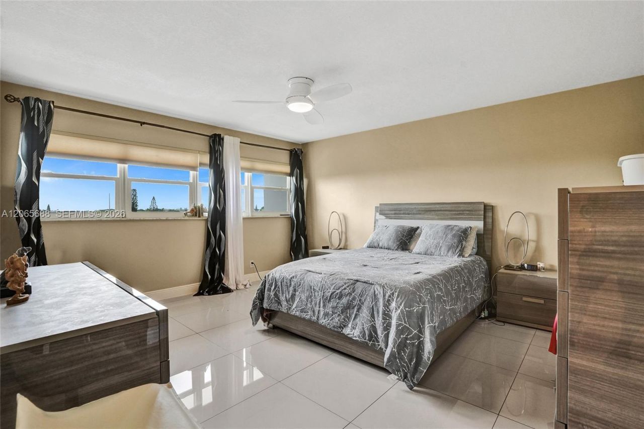 215 SE 3rd Ave, Unit 501C, Hallandale Beach, FL 33009 Photo