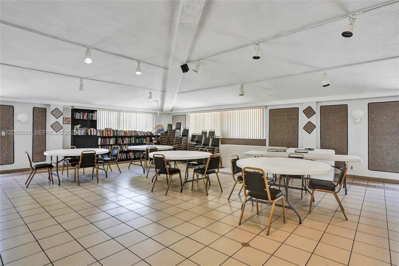 215 SE 3rd Ave, Unit 501C, Hallandale Beach, FL 33009 Photo