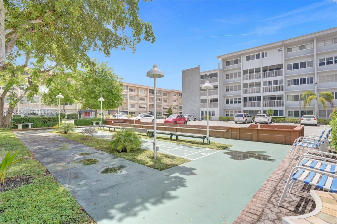 215 SE 3rd Ave, Unit 501C, Hallandale Beach, FL 33009 Photo