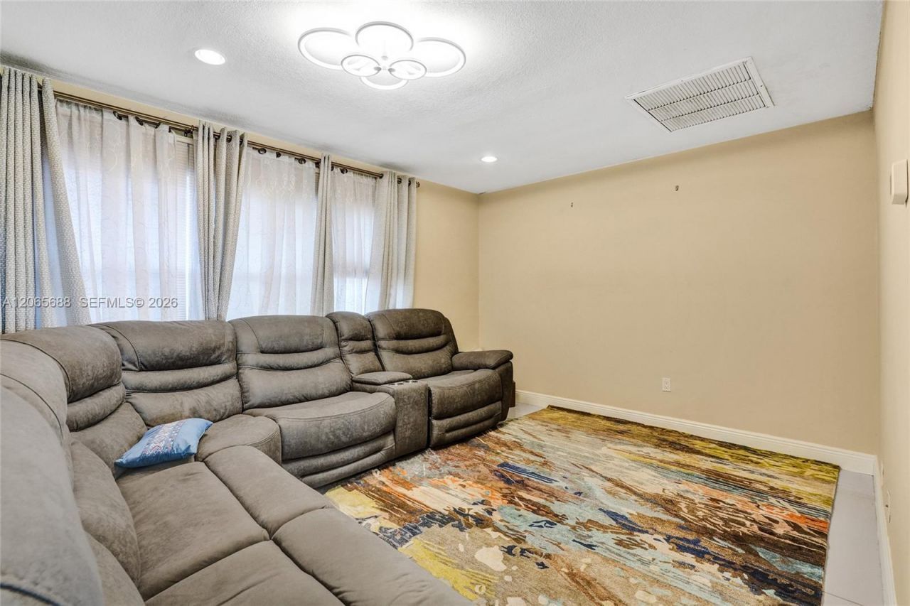 215 SE 3rd Ave, Unit 501C, Hallandale Beach, FL 33009 Photo