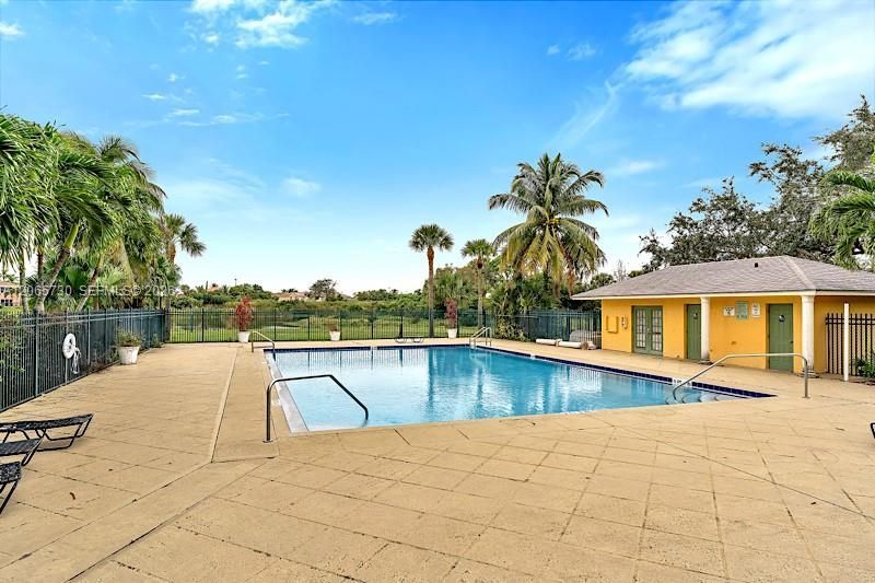 1606 W Meadows Cir W, Unit 1606, Boynton Beach, FL 33436 Photo