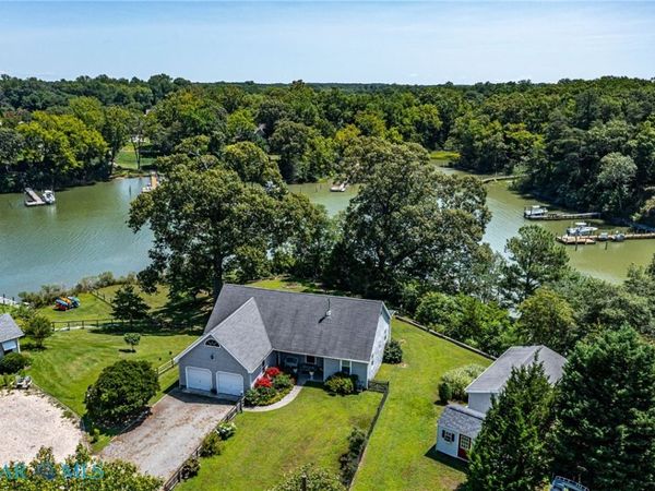 708 Queens Point Drive, Locust Hill, VA 23092