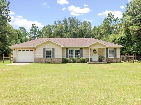 978 Grandmas Place, Baker, FL 32531