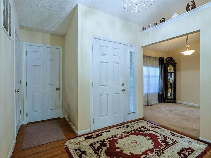 728 Sonya Court, Monroe, OH 45050 Photo 4