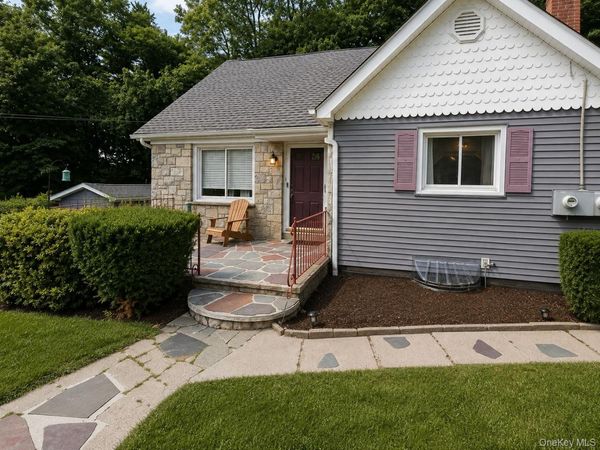 30 Lakeview Terrace , Mahopac, NY 10541
