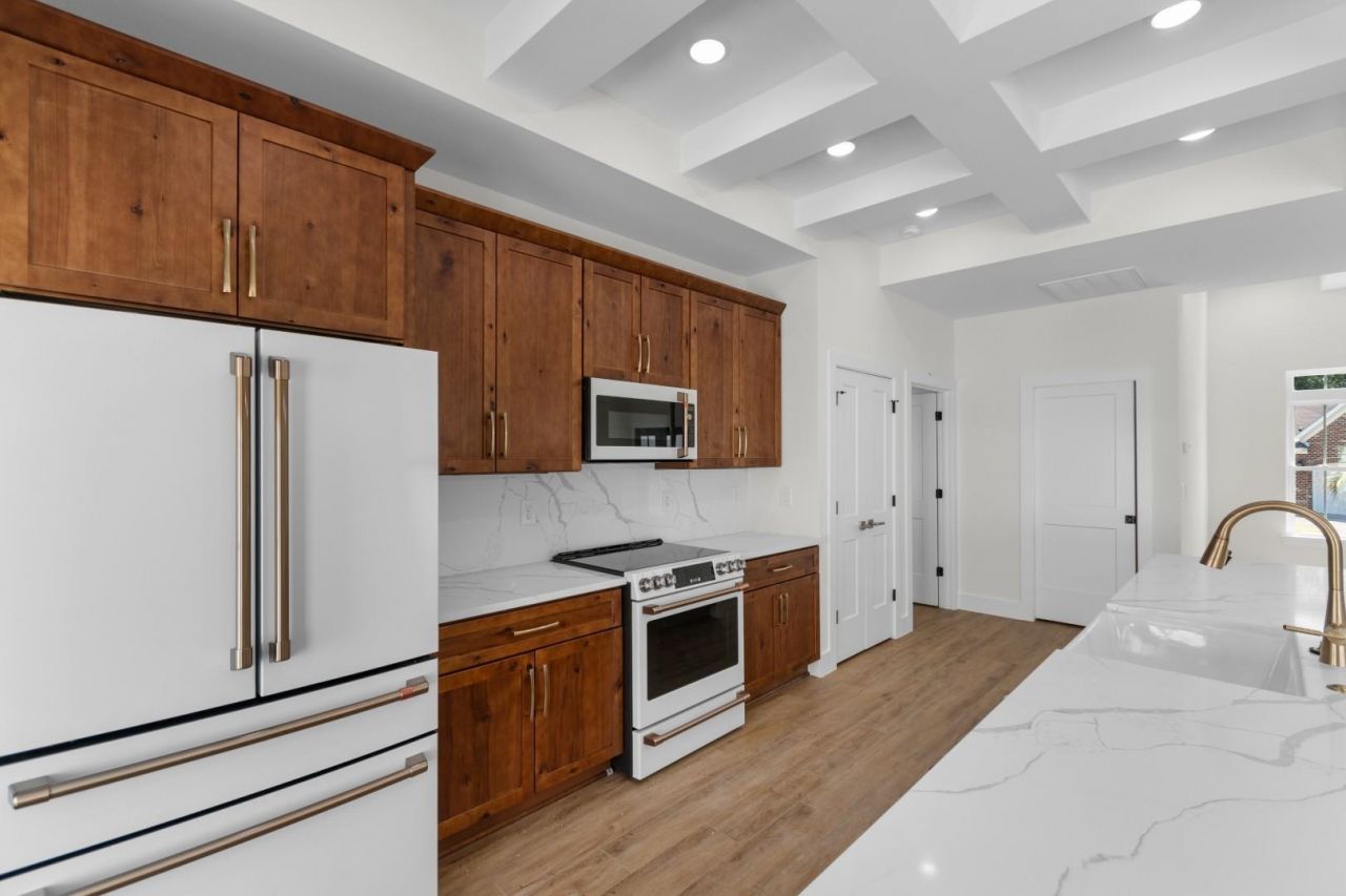 885 Cardinal Pl. Photo 12