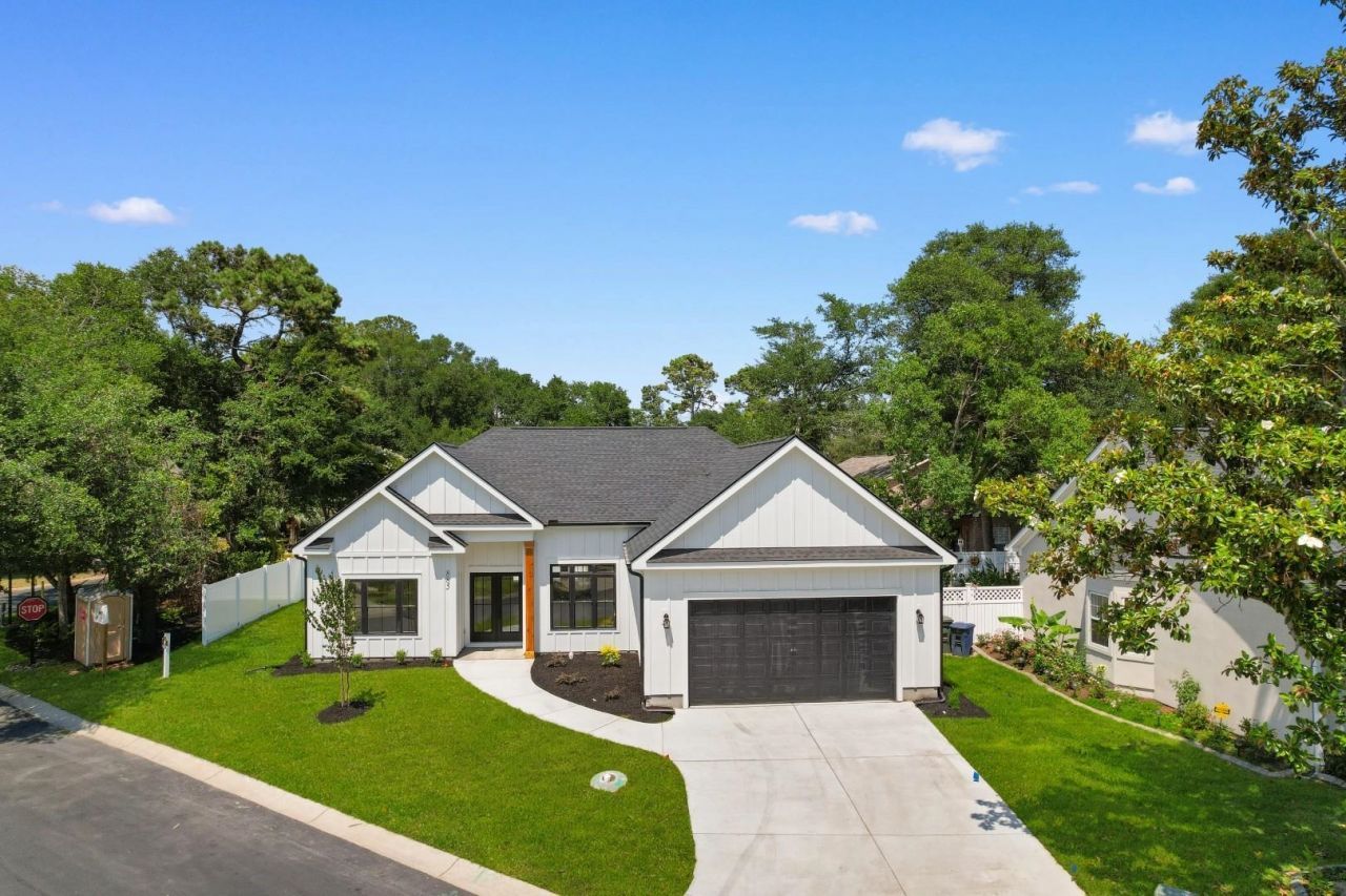 885 Cardinal Pl. Photo 2