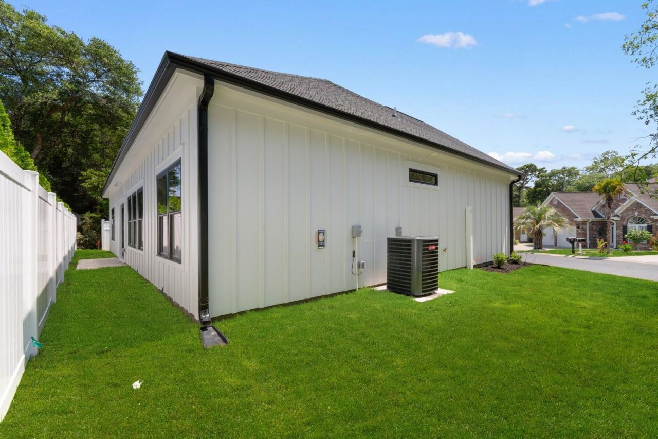 885 Cardinal Pl. Photo 31