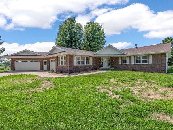 9941 Forest Chapel Road, Anamosa, IA 52205