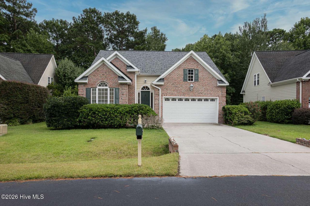 104 Bridge Tender Cove, Sneads Ferry, NC 28460 Main Photo