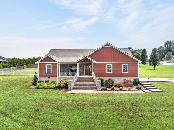1700 Eagle Landing Dr, Cookeville, TN 38506