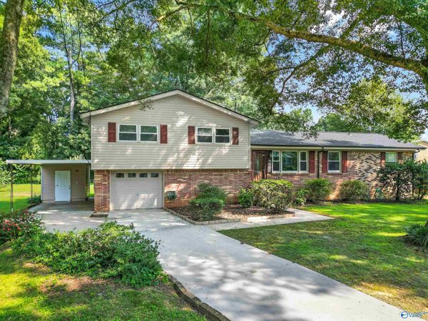 6502 Forrest Park Circle NW, Huntsville, AL 35806