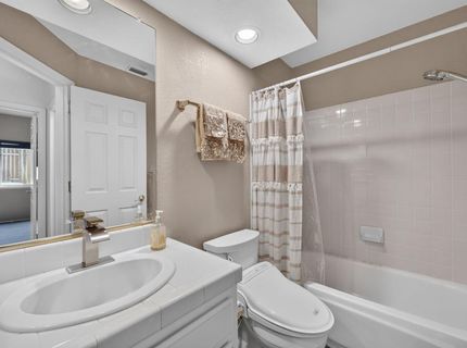 261 Baurer Cir, Folsom, CA 95630 Photo
