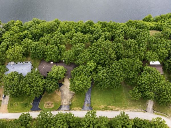 27300 County Road 233 , Pittsburg, MO 65724