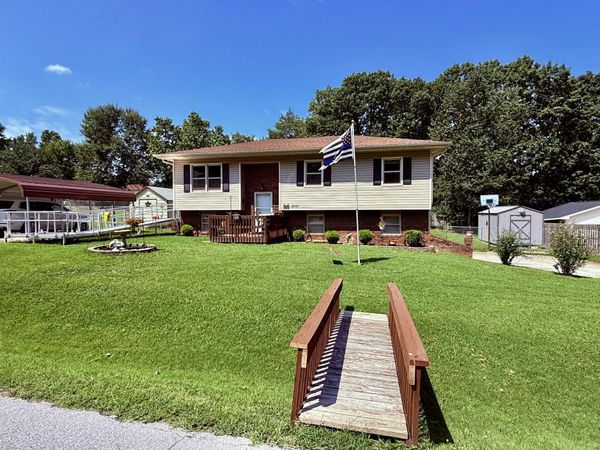 2209 Debra Drive, West Plains, MO 65775