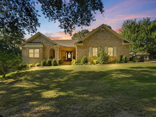 4 W Jericho Drive, Greenbrier, AR 72058