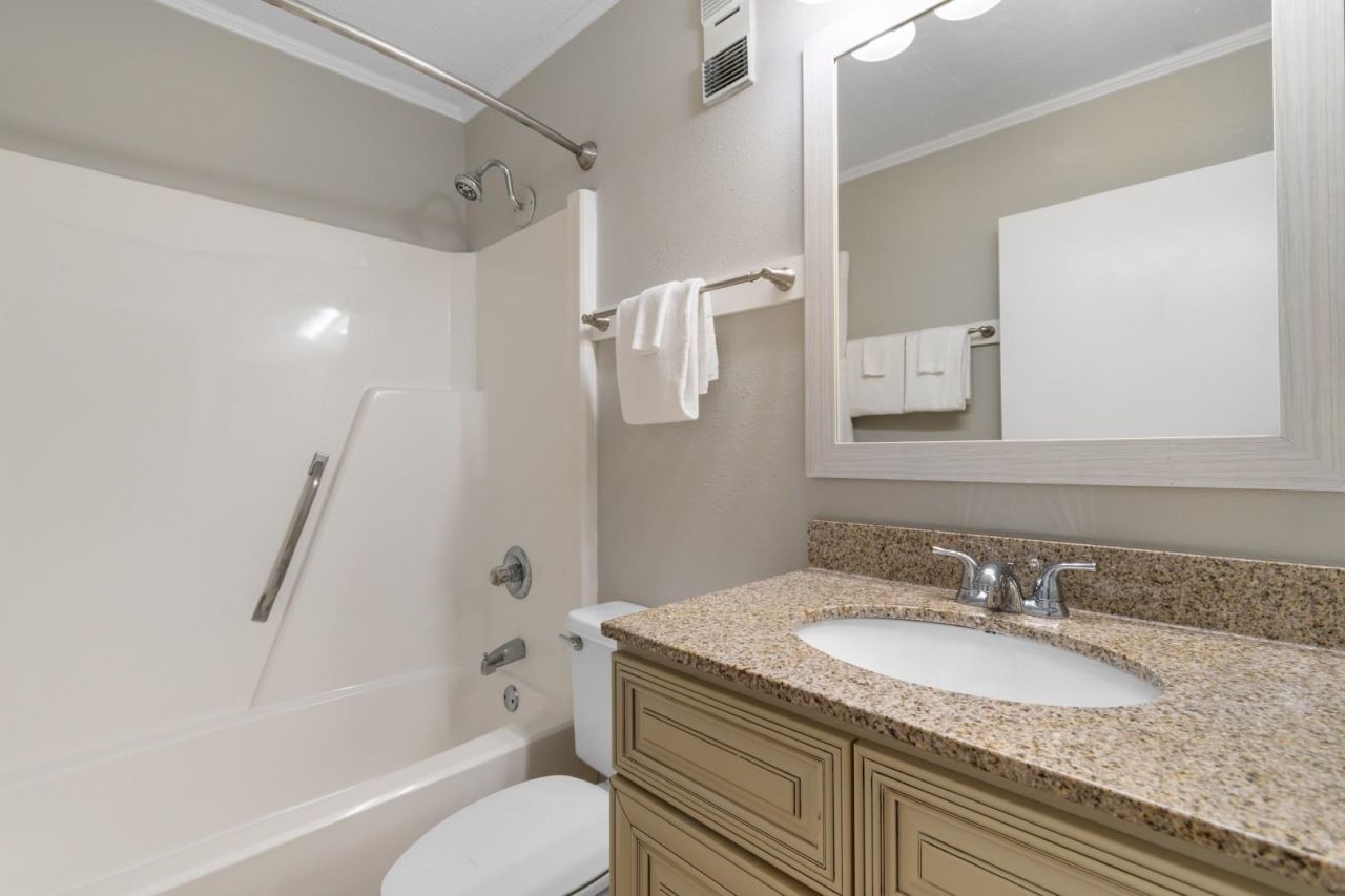1011 S Ocean Blvd. Photo 20